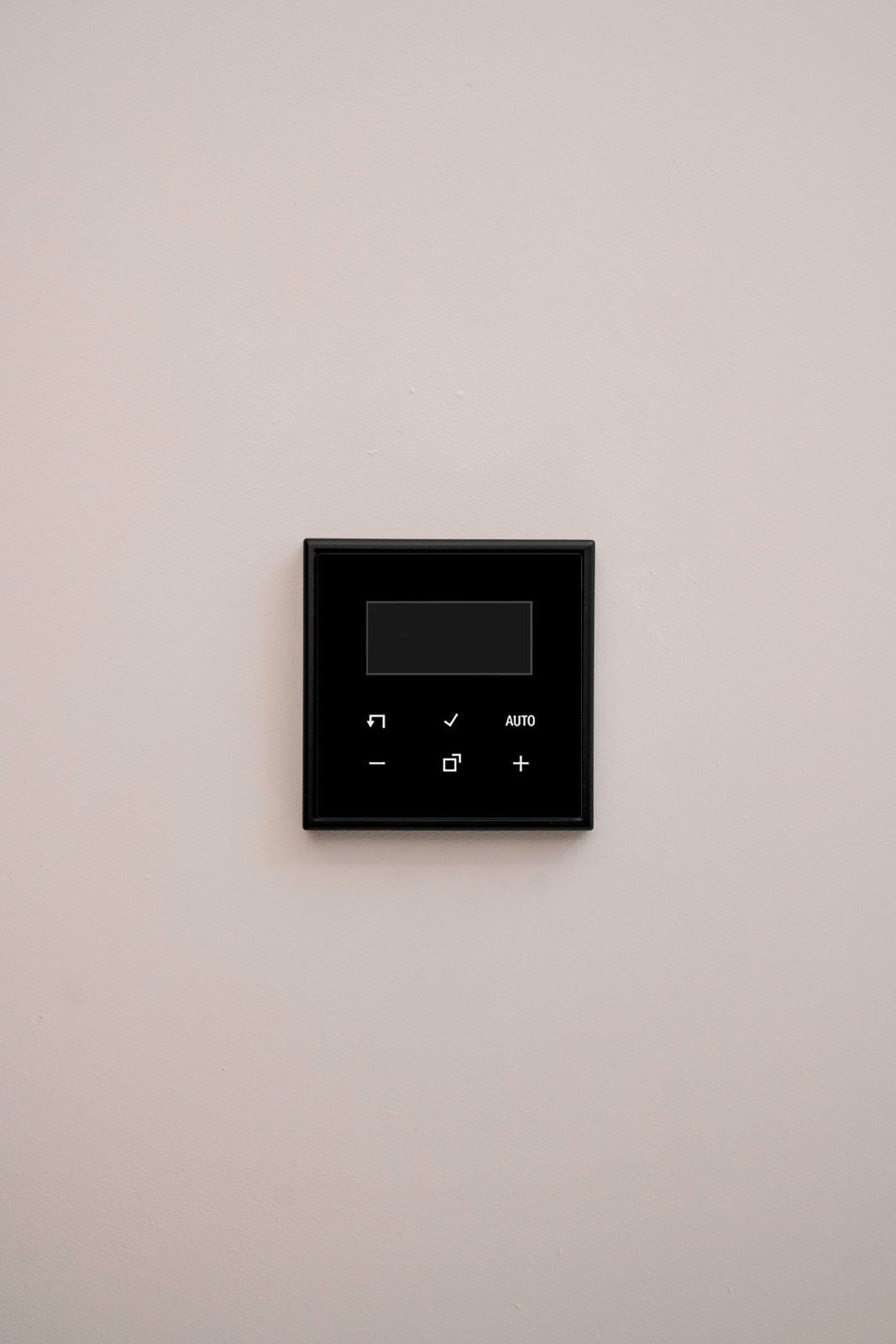 RTF-Digital per App-JUNG-Schwarz-Matt-LS, Uncategorized, Anders Smart