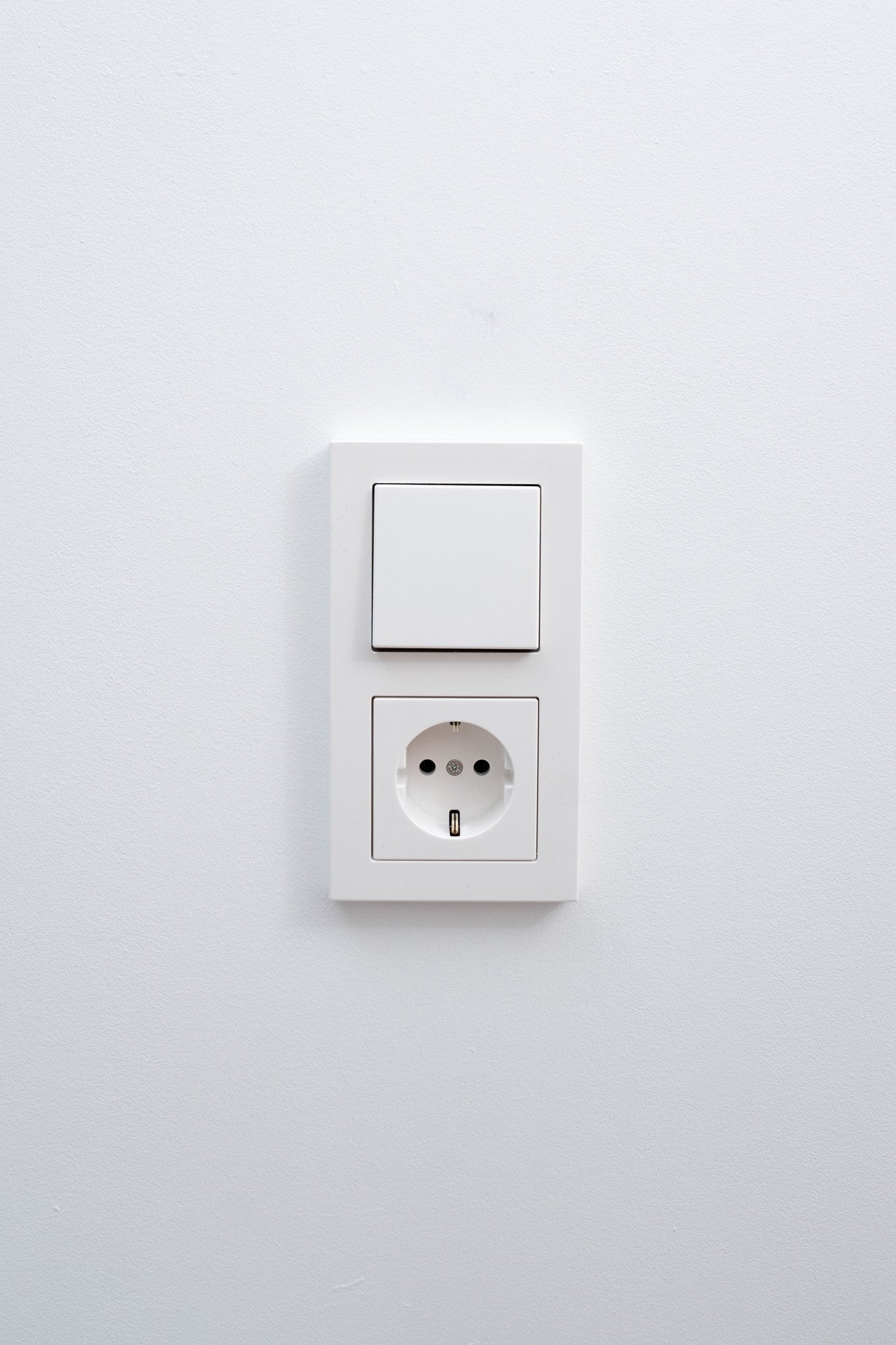JUNG-Weiß-Glänzend-A550-Standard, Uncategorized, Anders Smart