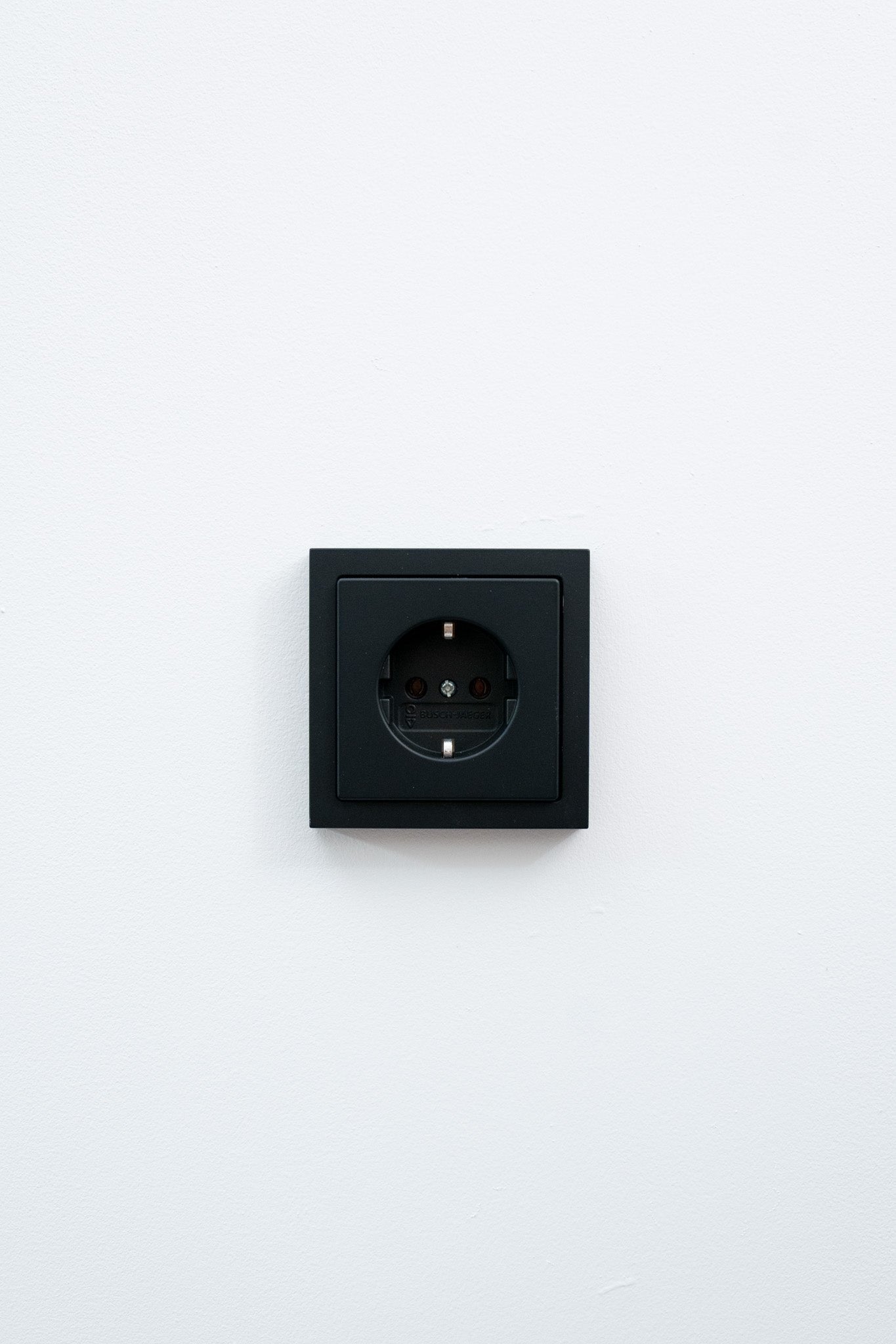 Busch Jaeger-Schwarz-Matt-Future Linear-Standard, Uncategorized, Anders Smart