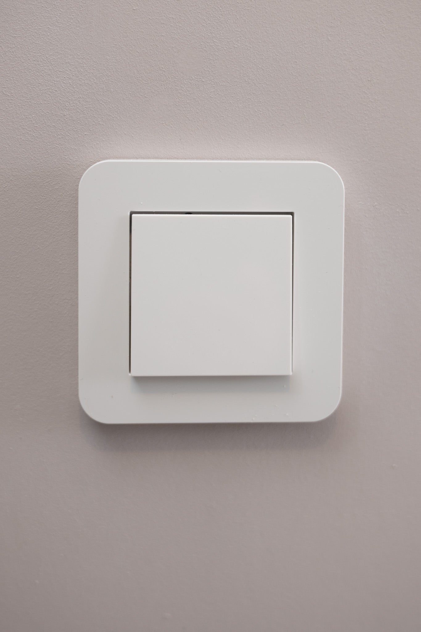 Gira-Weiß-Glänzend-E3-Standard, Uncategorized, Anders Smart