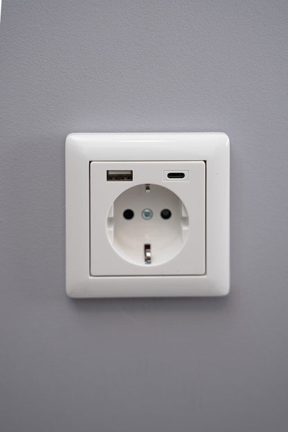 Gira-Weiß-Glänzend-S55-Komfort, Uncategorized, Anders Smart