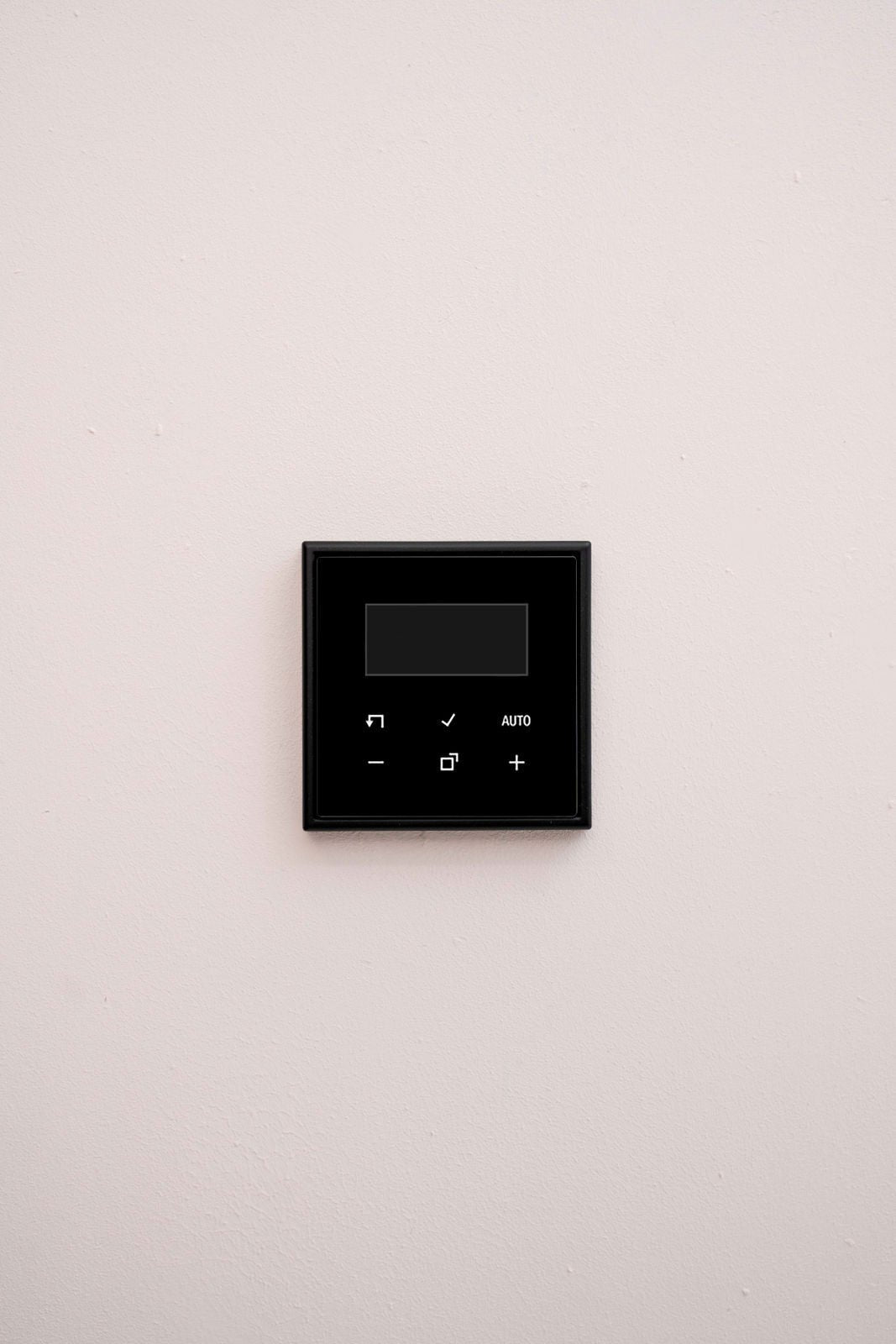 RTF-Digital per App-JUNG-Schwarz-Matt-LS, Uncategorized, Anders Smart