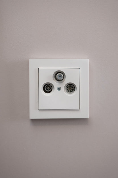 Gira-Weiß-Glänzend-E2-Standard, Uncategorized, Anders Smart