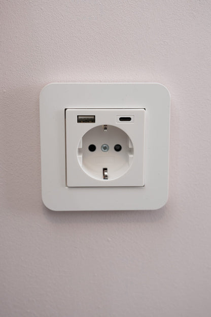 Gira-Weiß-Glänzend-E3-Komfort, Uncategorized, Anders Smart