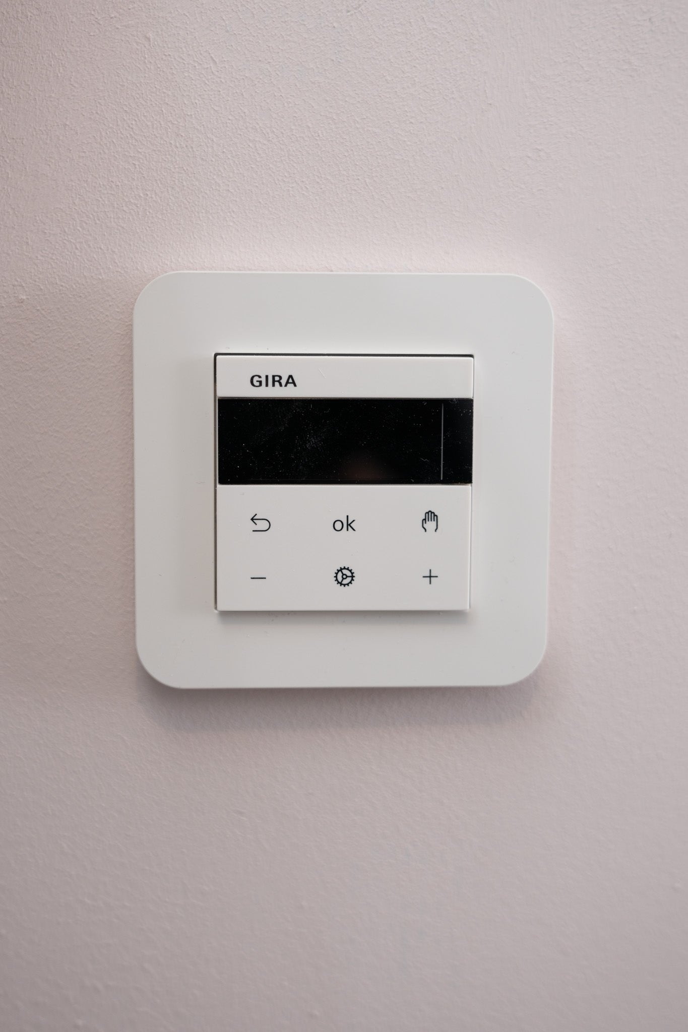 RTF-Digital-Gira-Reinweiß-Glänzend-E3, Uncategorized, Anders Smart