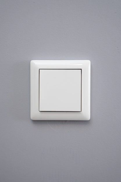Gira-Weiß-Glänzend-S55-Komfort, Uncategorized, Anders Smart