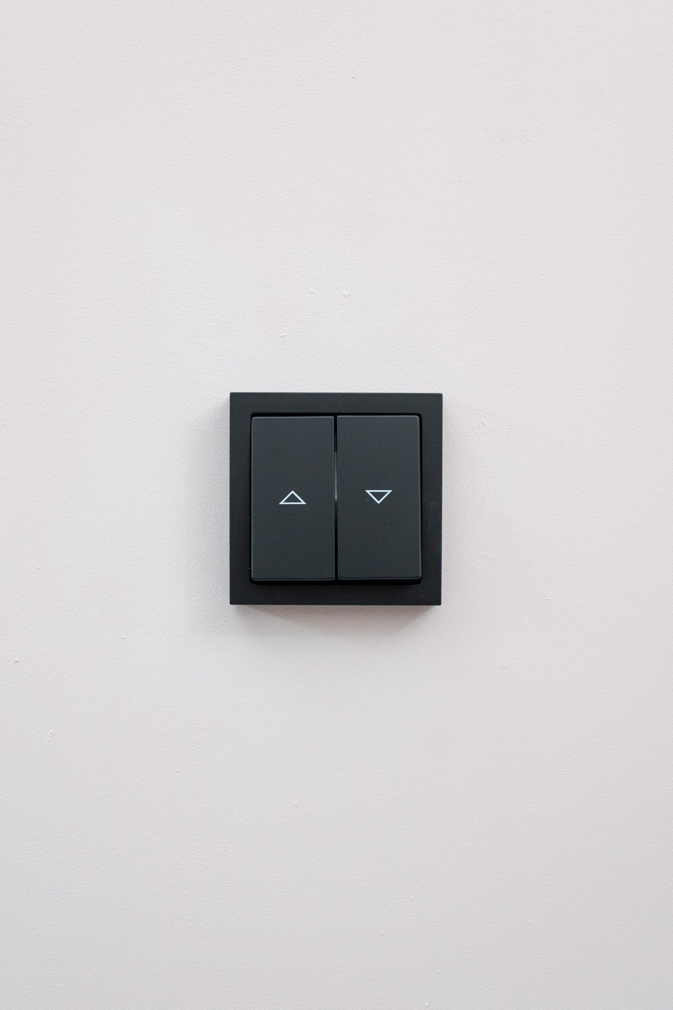 Jalousie-Busch Jaeger-Schwarz-Matt-Future Linear, Uncategorized, Anders Smart