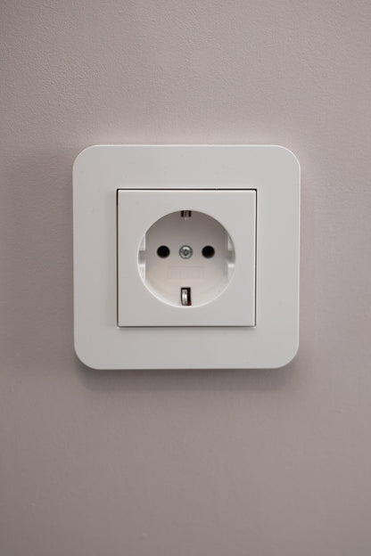 Gira-Weiß-Glänzend-E3-Standard, Uncategorized, Anders Smart