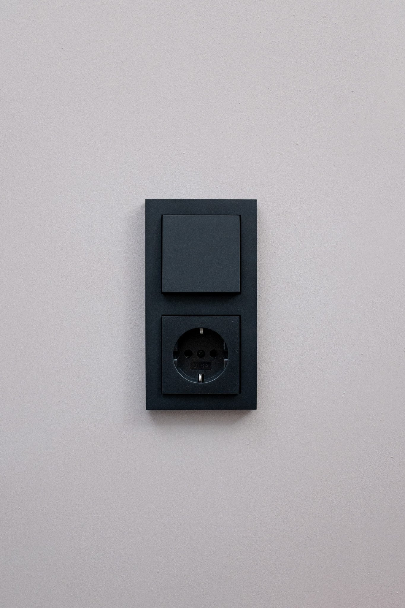 Gira-Anthrazit-Matt-E2-Standard, Uncategorized, Anders Smart