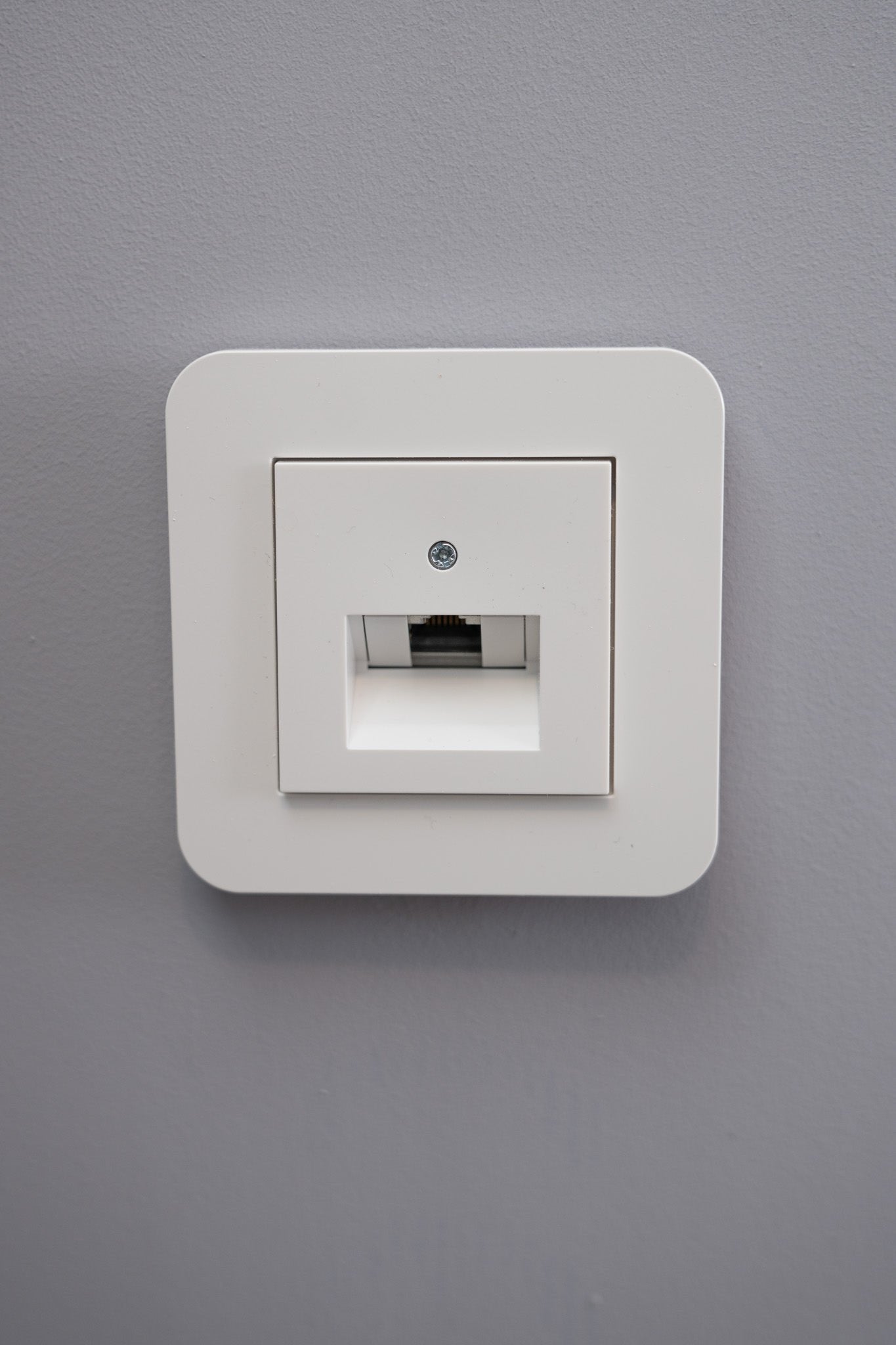 Gira-Weiß-Glänzend-E3-Standard, Uncategorized, Anders Smart