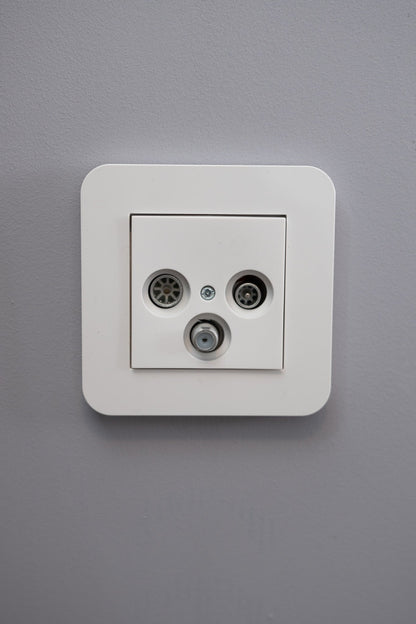 Gira-Weiß-Glänzend-E3-Standard, Uncategorized, Anders Smart