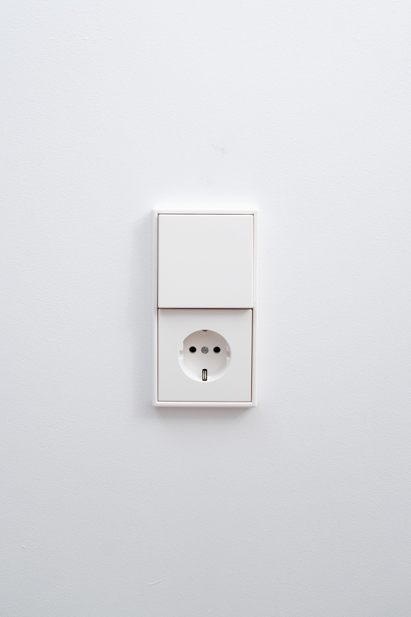 JUNG-Schneeweiß-Matt-LS-Standard, Uncategorized, Anders Smart