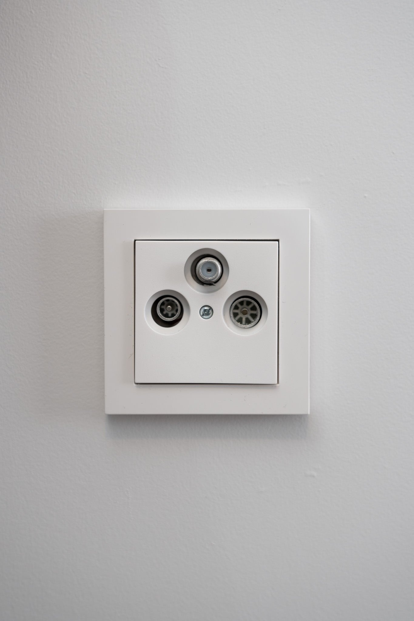 Gira-Weiß-Glänzend-E2-Standard, Uncategorized, Anders Smart